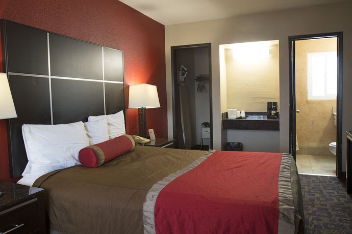 Imagen de la habitación del Hotel Harbor Inn and Suites, Oceanside. Foto 4