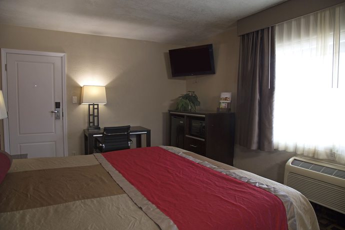 Imagen de la habitación del Hotel Harbor Inn and Suites, Oceanside. Foto 10