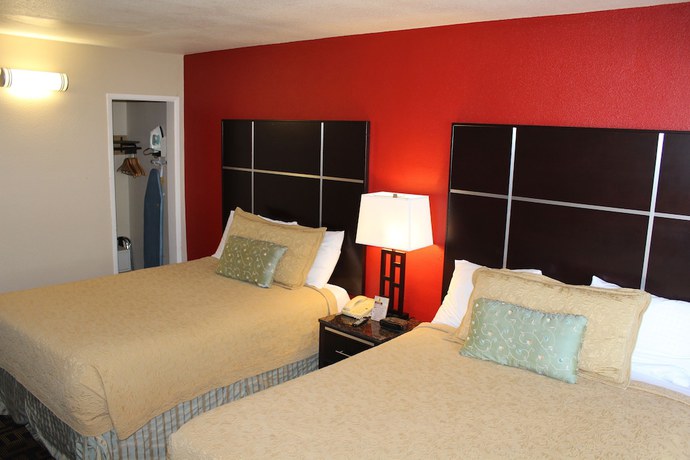 Imagen de la habitación del Hotel Harbor Inn and Suites, Oceanside. Foto 15