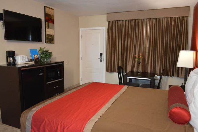 Imagen de la habitación del Hotel Harbor Inn and Suites, Oceanside. Foto 16