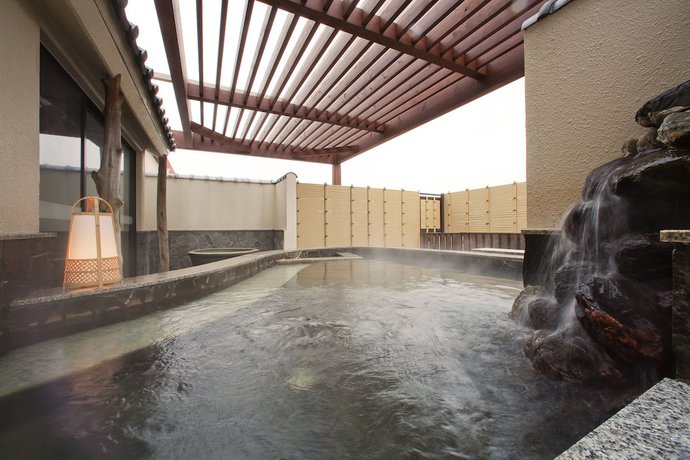 Imagen de la piscina del Hotel Harbor Kaigetsu. Foto 7