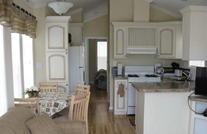 Imagen de la habitación del Hotel Harbor Lakes RV Resort. Foto 11