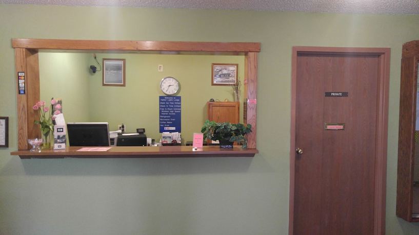 Imagen de los interiores del Hotel Harbor Lights Lodge. Foto 19