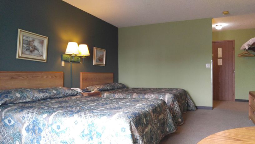 Imagen de la habitación del Hotel Harbor Lights Lodge. Foto 9