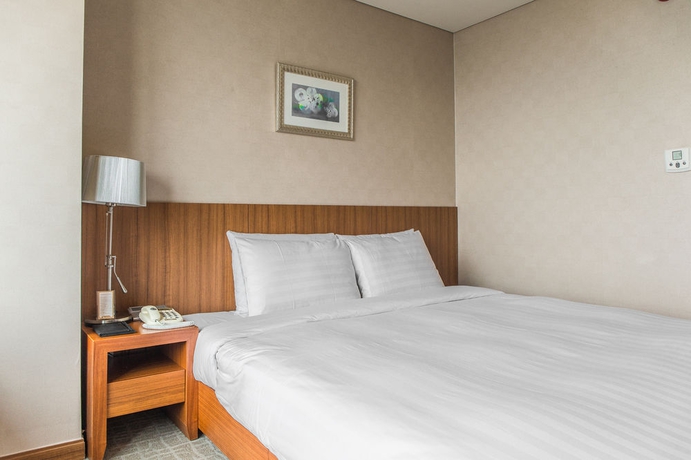 Imagen de la habitación del Hotel Harbor Park Hotel. Foto 13