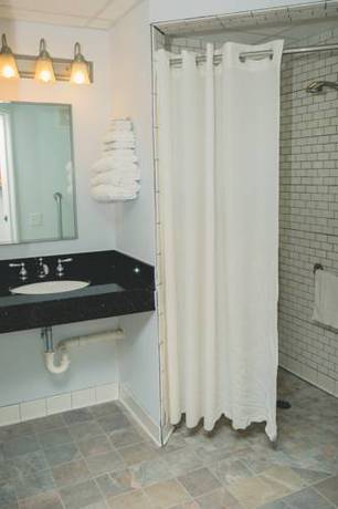Imagen de la habitación del Hotel Harbor Town Inn. Foto 7