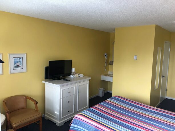 Imagen de la habitación del Hotel Harbor\'s Edge Motel. Foto 12