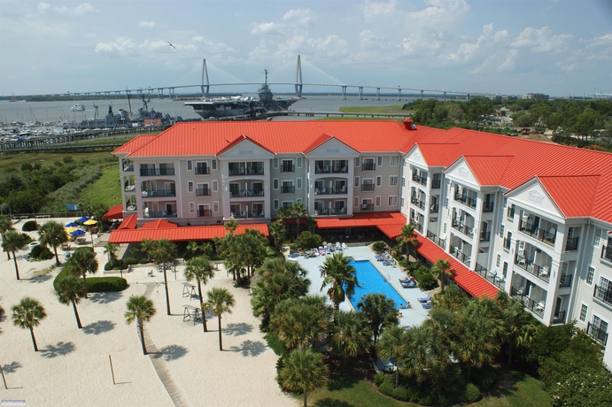 Imagen general del Hotel Harborside At Charleston Harbor Resort and Marina. Foto 1
