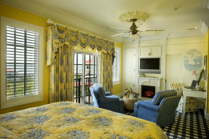Imagen de los interiores del Hotel Harborside At Charleston Harbor Resort and Marina. Foto 13