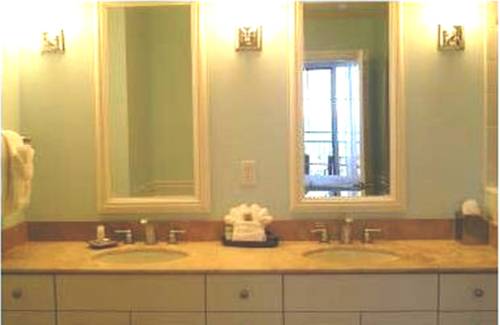 Imagen de la habitación del Hotel Harborside Suites At Little Harbor. Foto 3