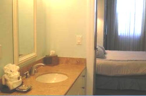 Imagen de la habitación del Hotel Harborside Suites At Little Harbor. Foto 8