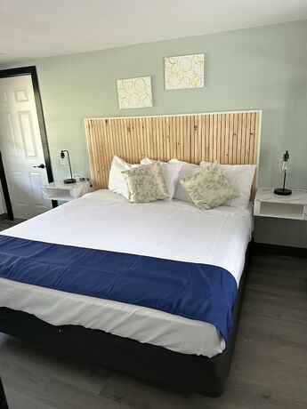 Imagen de la habitación del Hotel Harborside Suites. Foto 15