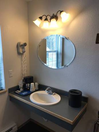 Imagen de la habitación del Hotel Harborview Inn. Foto 3