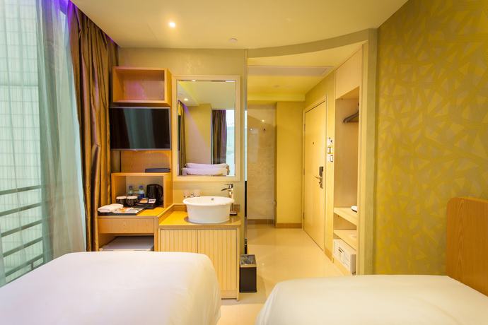 Imagen de la habitación del Hotel Harbour Bay Hotel. Foto 9