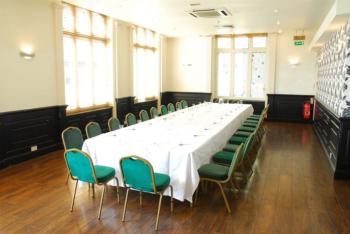 Imagen de los interiores del Hotel Harbour Brighton. Foto 12