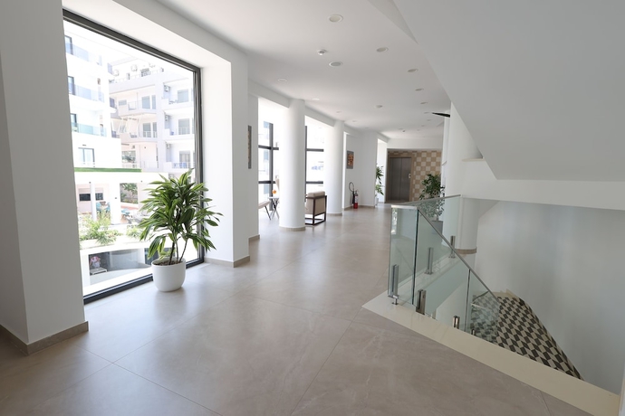 Imagen de los interiores del Hotel Harbour, &Ccedil;uk&euml;. Foto 12
