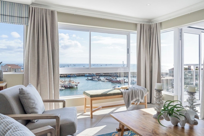 Imagen de la habitación del Hotel Harbour Club. Foto 4