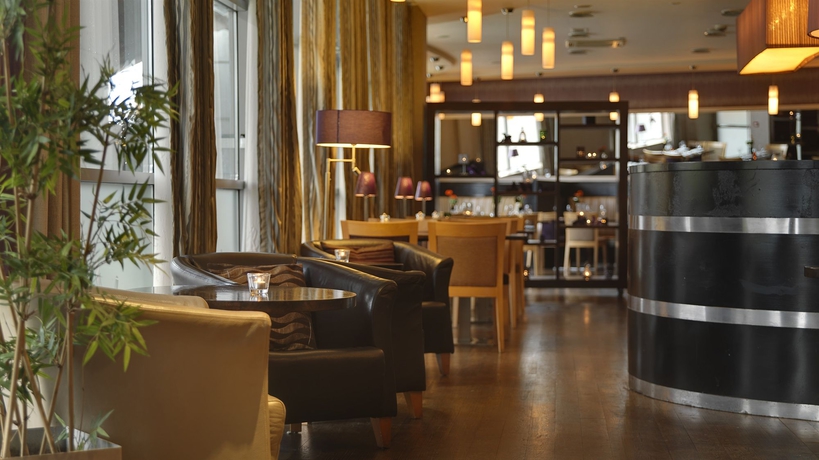 Imagen del bar/restaurante del Hotel Harbour. Foto 2