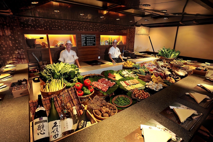 Imagen del bar/restaurante del Hotel Harbour Grand Kowloon. Foto 3