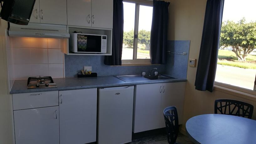 Imagen de la habitación del Hotel Harbour Lights Tourist Park. Foto 9