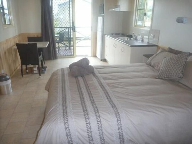 Imagen de la habitación del Hotel Harbour Lights Tourist Park. Foto 10