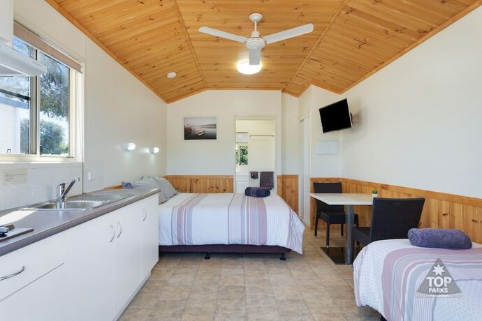 Imagen de la habitación del Hotel Harbour Lights Tourist Park. Foto 16