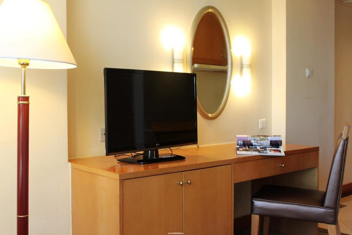 Imagen de la habitación del Hotel Harbour Plaza Resort City. Foto 9