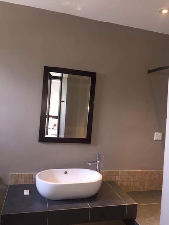 Imagen de la habitación del Hotel Harbour Side Lodge. Foto 17