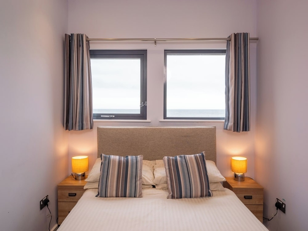 Imagen de la habitación del Hotel Harbour Stays - The Marine Centre. Foto 13