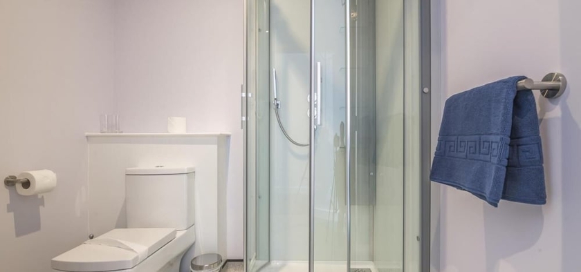 Imagen de la habitación del Hotel Harbour Stays - The Marine Centre. Foto 15