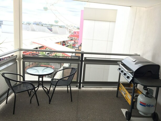 Imagen de la habitación del Hotel Harbour Town Apartment. Foto 26