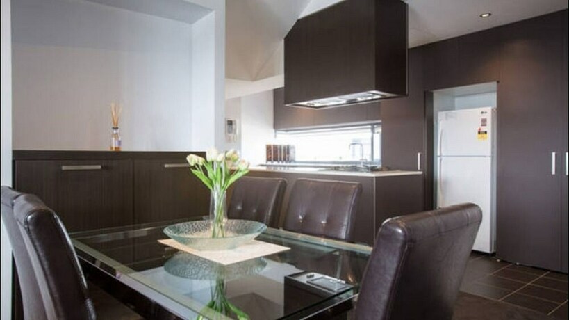 Imagen de la habitación del Hotel Harbour Town Apartment. Foto 35