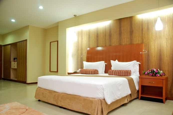 Imagen de la habitación del Hotel Harbour View Suites. Foto 7