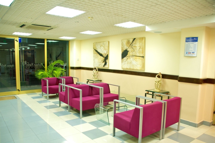 Imagen de los interiores del Hotel Harbour View Suites. Foto 16