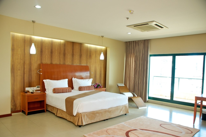 Imagen de la habitación del Hotel Harbour View Suites. Foto 13