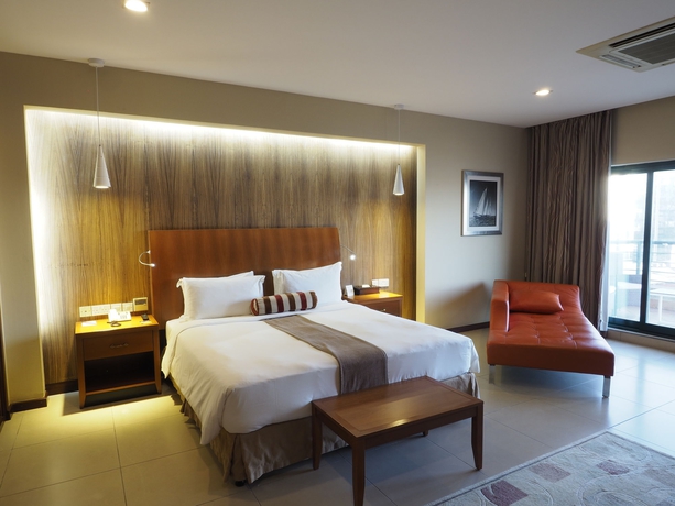 Imagen de la habitación del Hotel Harbour View Suites. Foto 14