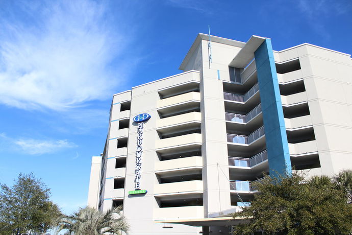 Imagen de la piscina del Hotel Harbourgate Marina Club. Foto 15
