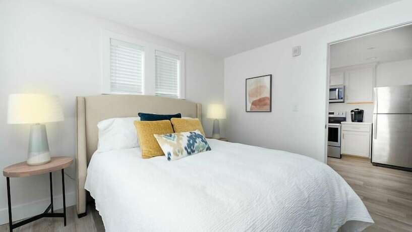 Imagen de la habitación del Hotel Harbourtown Suites. Foto 13