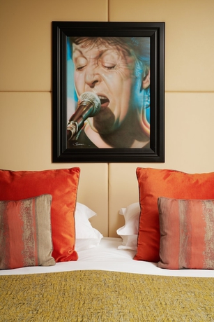 Imagen de la habitación del Hotel Hard Days Night. Foto 3
