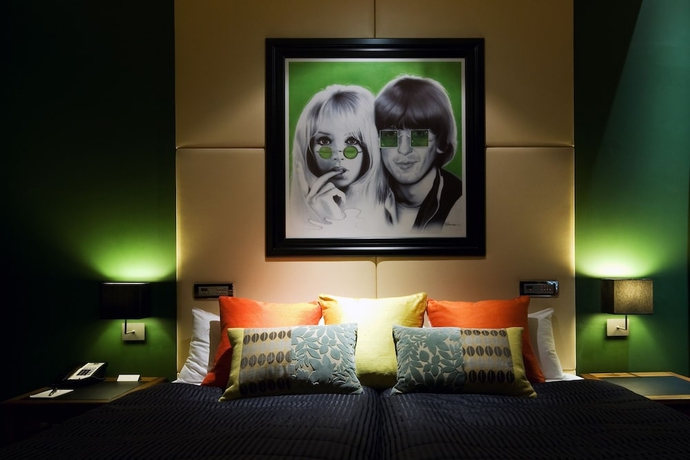 Imagen de la habitación del Hotel Hard Days Night. Foto 4