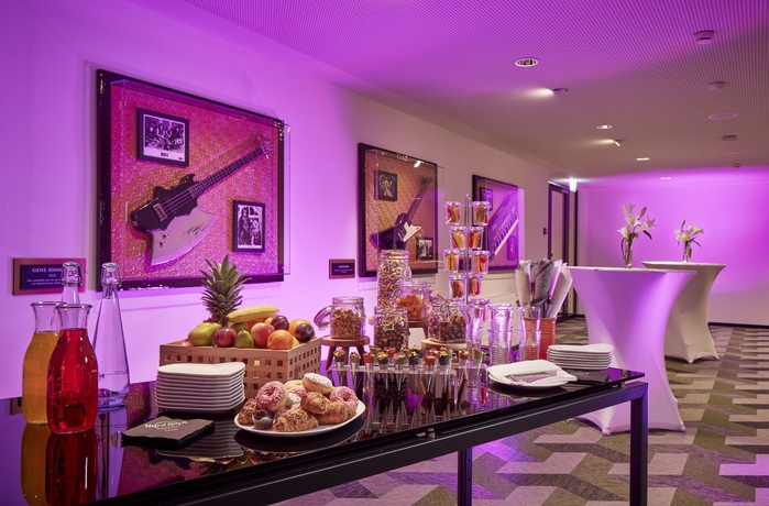 Imagen del bar/restaurante del Hotel Hard Rock Hotel Davos. Foto 5