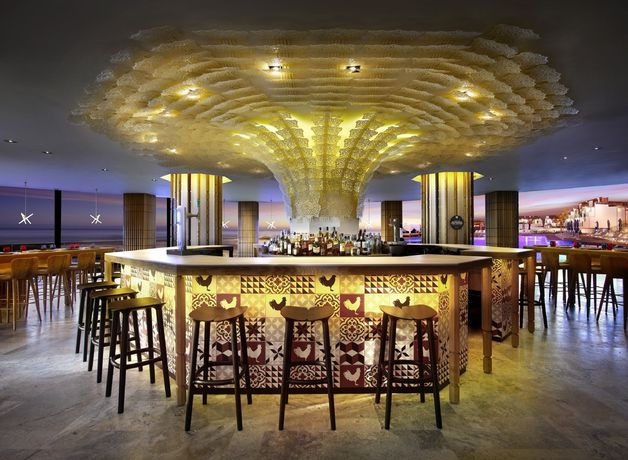 Imagen del bar/restaurante del Hotel Hard Rock Ibiza. Foto 2