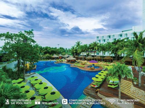 Imagen de la piscina del Hotel Hard Rock Pattaya. Foto 17