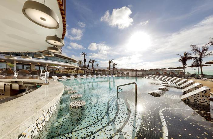 Imagen de la piscina del Hotel Hard Rock Tenerife. Foto 21