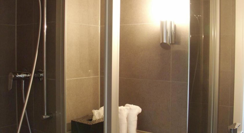 Imagen de la habitación del Hotel Harder Minerva. Foto 12