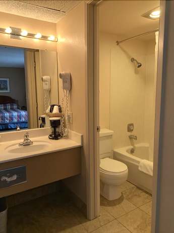 Imagen de la habitación del Hotel Hardman House Inn and Suites. Foto 10