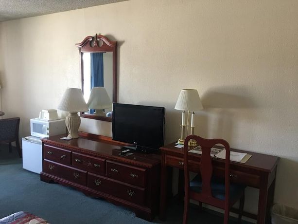 Imagen de la habitación del Hotel Hardman House Inn and Suites. Foto 11