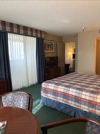 Imagen de la habitación del Hotel Hardman House Inn and Suites. Foto 13