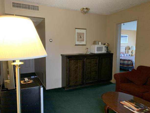 Imagen de la habitación del Hotel Hardman House Inn and Suites. Foto 15