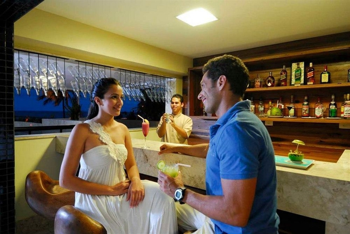 Imagen del bar/restaurante del Hotel Hardman Praia. Foto 2